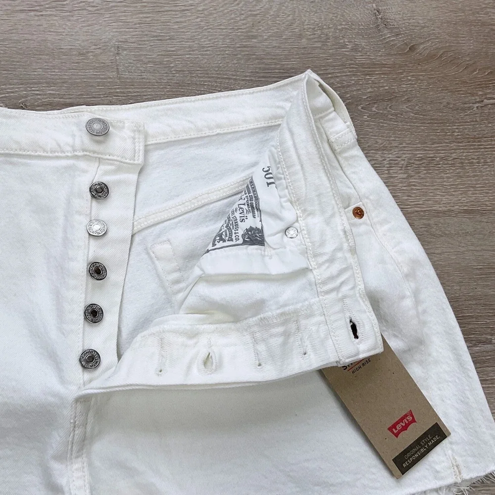 Levis Shorts Womens 33 Ivory Button Fly‎ Cutoff High Waisted Denim NWT